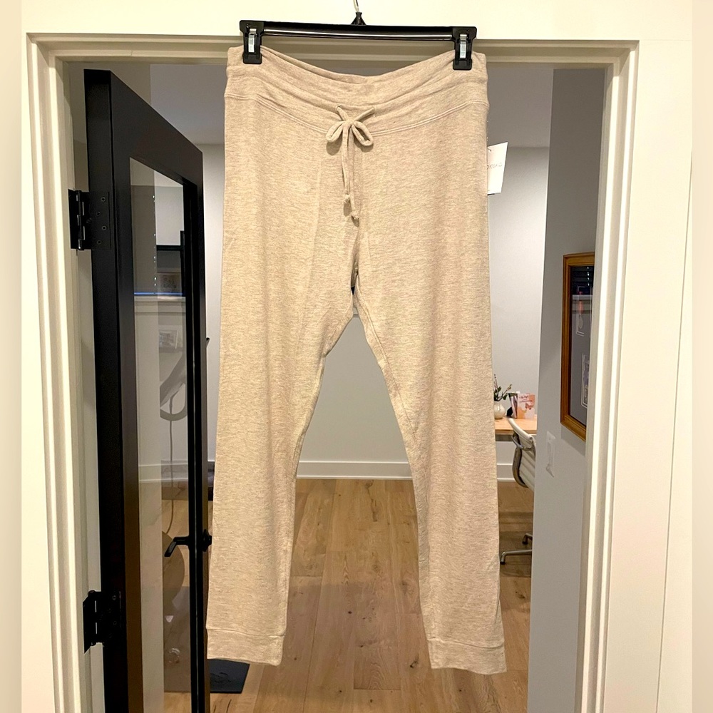 Beyond Yoga Jogger **NWT**